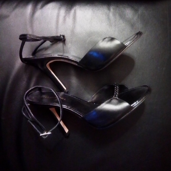 Black heels new - Picture 2 of 5